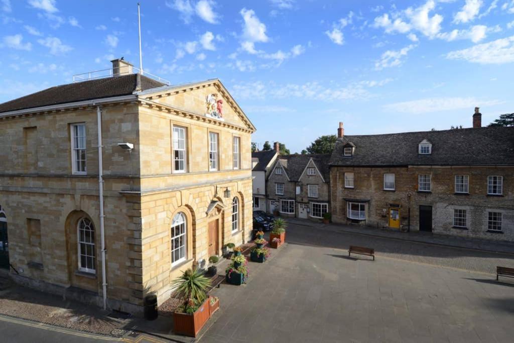 Oxfordshire Living - The Spencer Apartment - ウッドストック エクステリア 写真